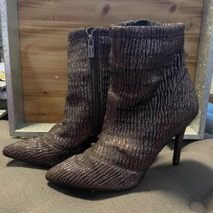 Jessica Simpson heel